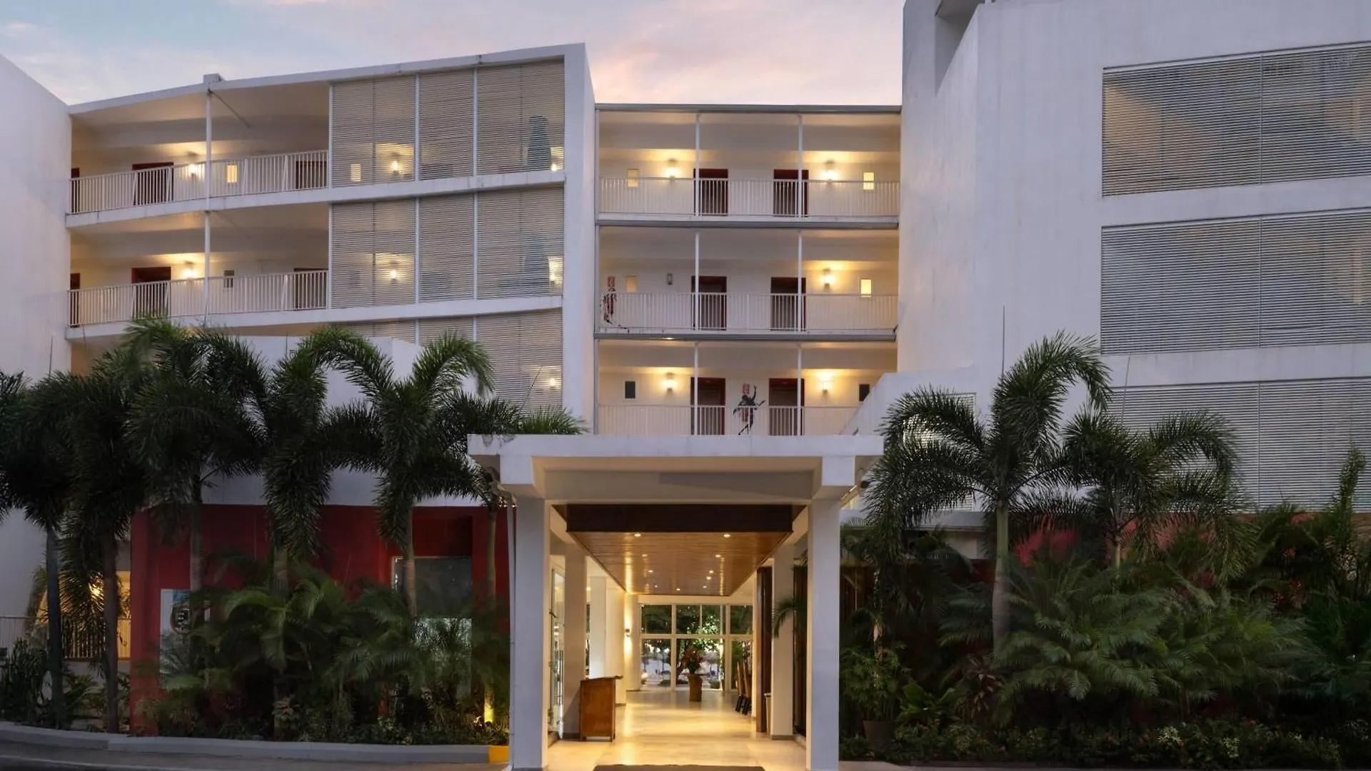 Grand Decameron Cornwall Beach, A Trademark All-Inclusive Resort