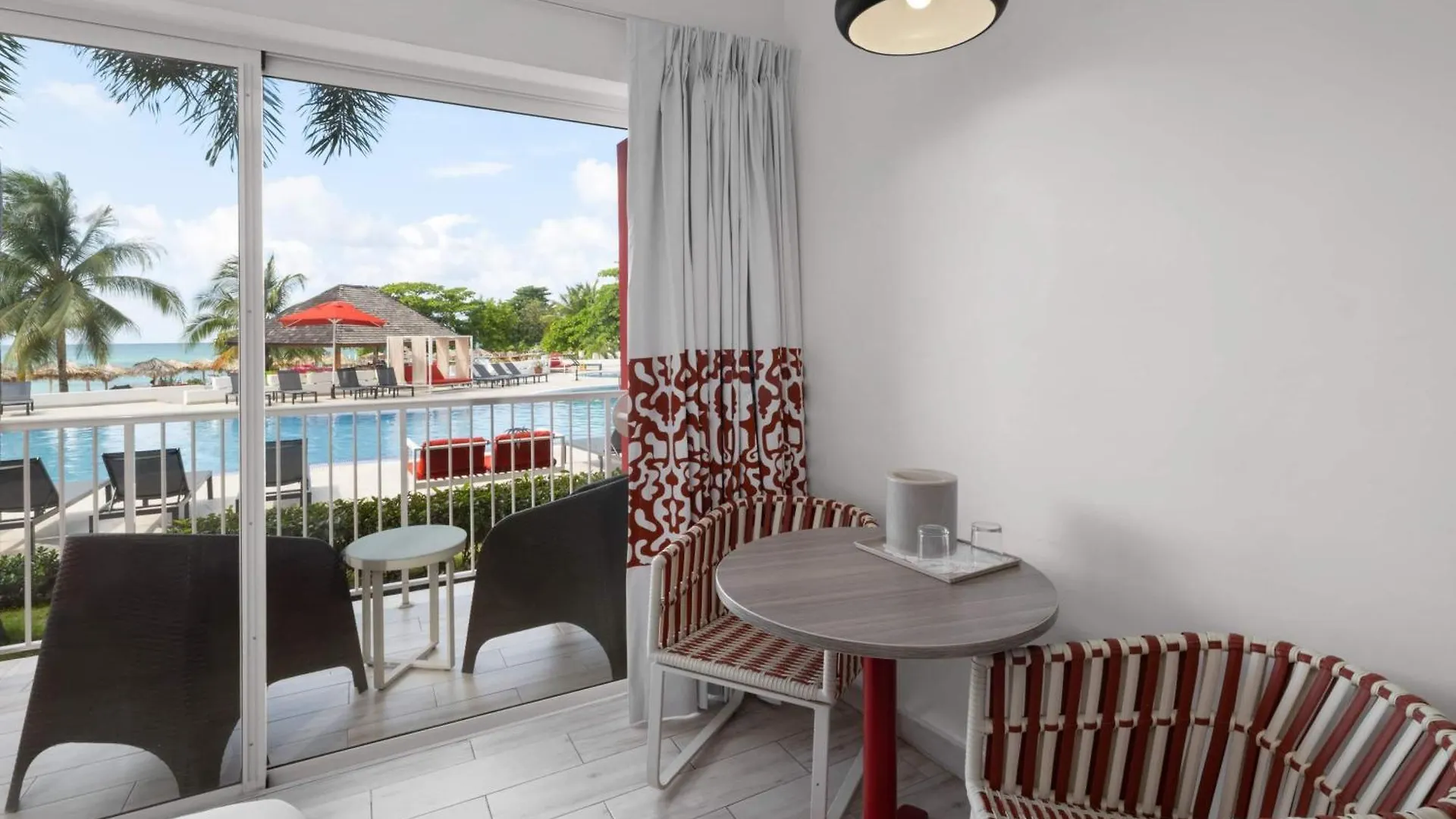 Grand Decameron Cornwall Beach, A Trademark All-Inclusive Resort Бухта Монтего
