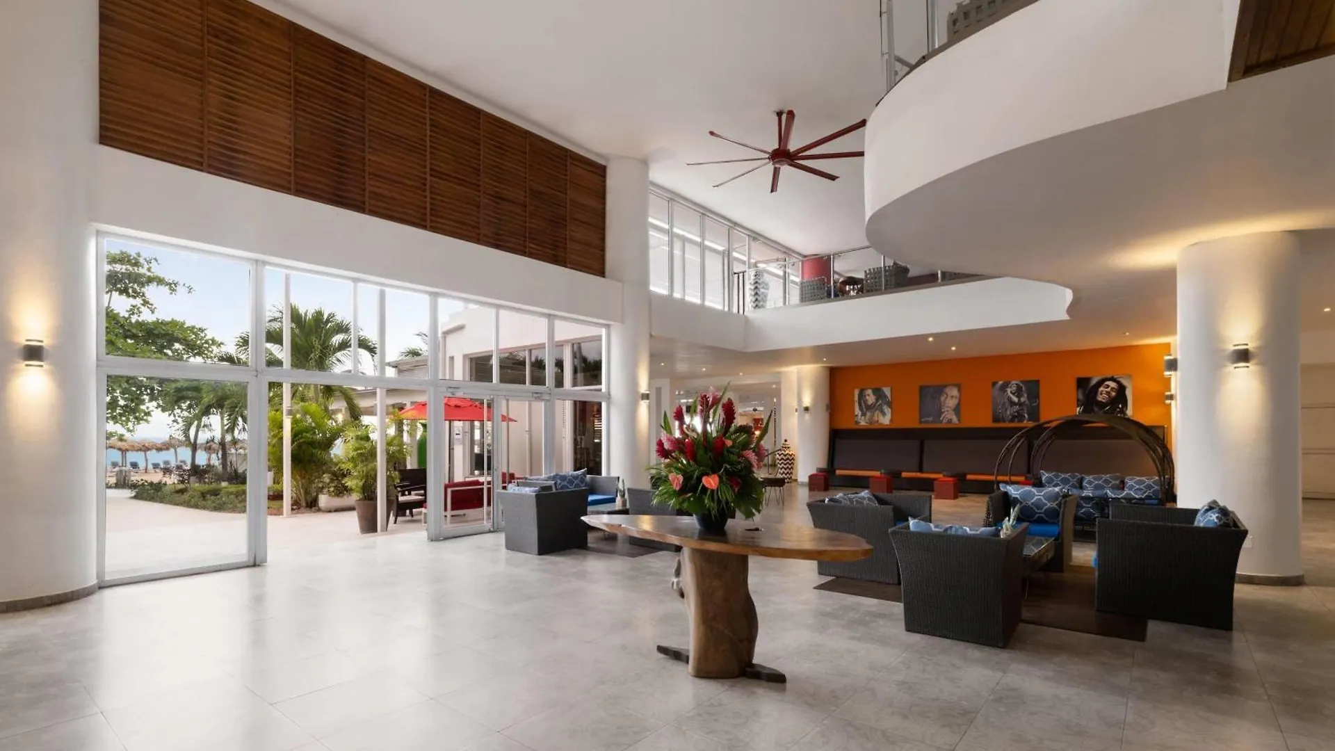 Grand Decameron Cornwall Beach, A Trademark All-Inclusive Resort 4*, Бухта Монтего