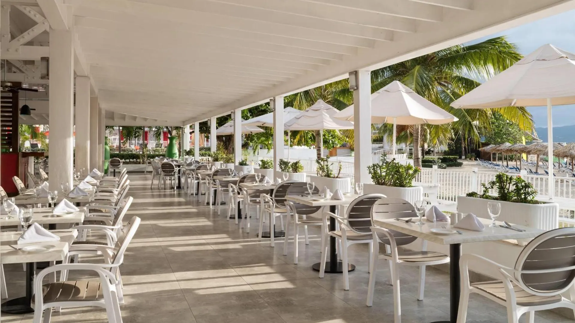 Grand Decameron Cornwall Beach, A Trademark All-Inclusive Resort