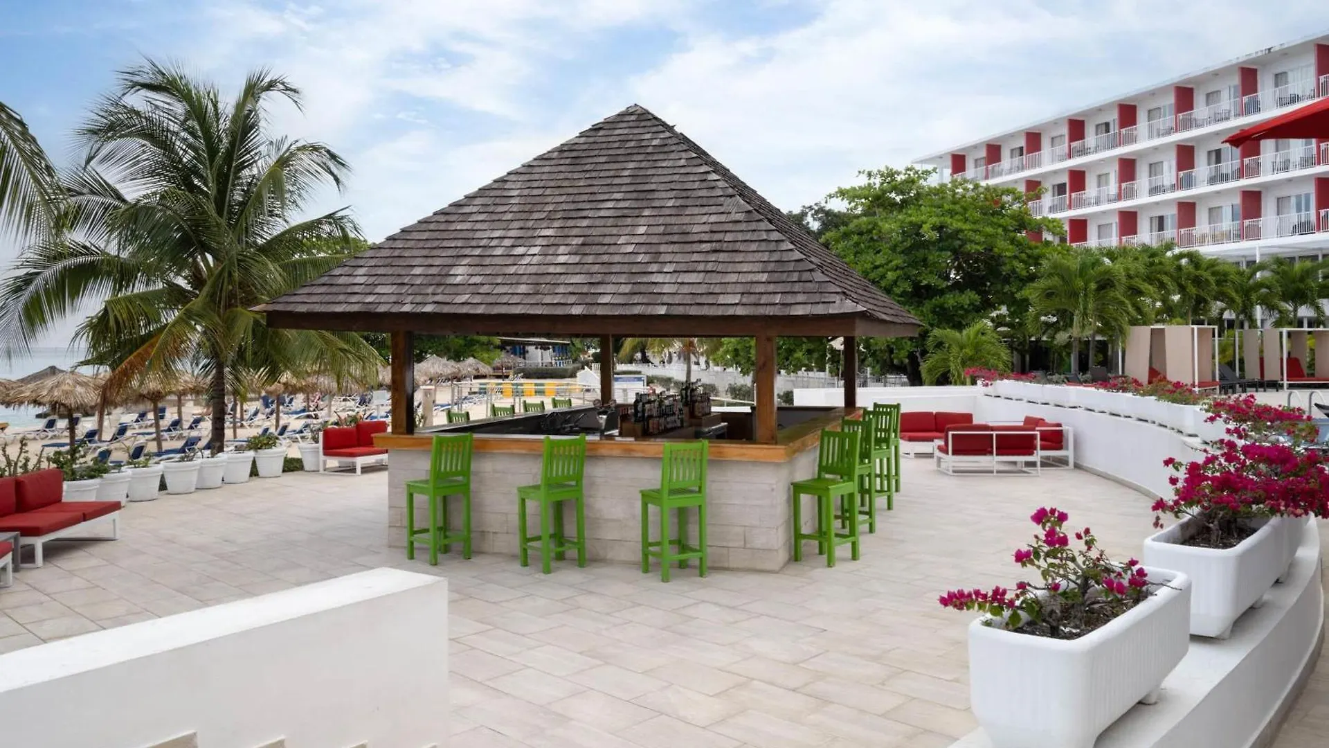 Grand Decameron Cornwall Beach, A Trademark All-Inclusive Resort Бухта Монтего