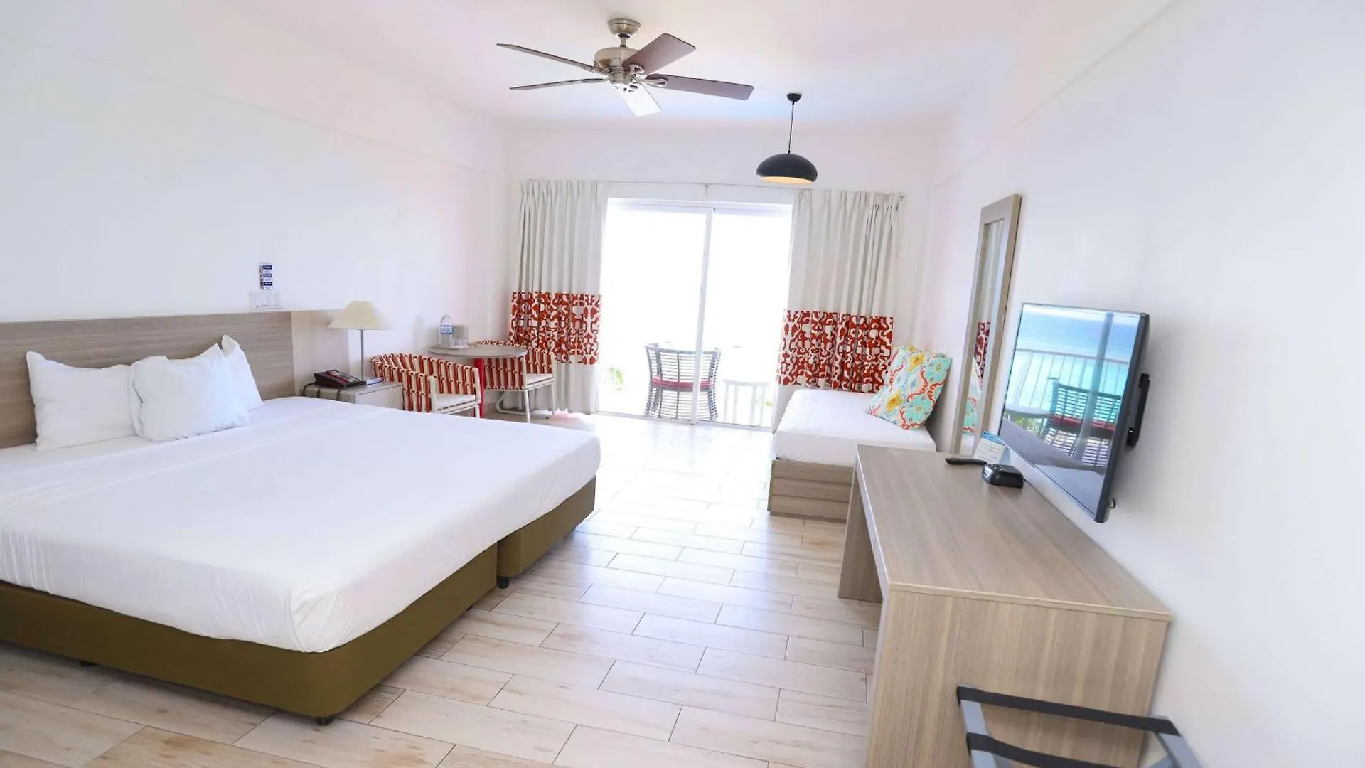 Grand Decameron Cornwall Beach, A Trademark All-Inclusive Resort 4*, Бухта Монтего Ямайка