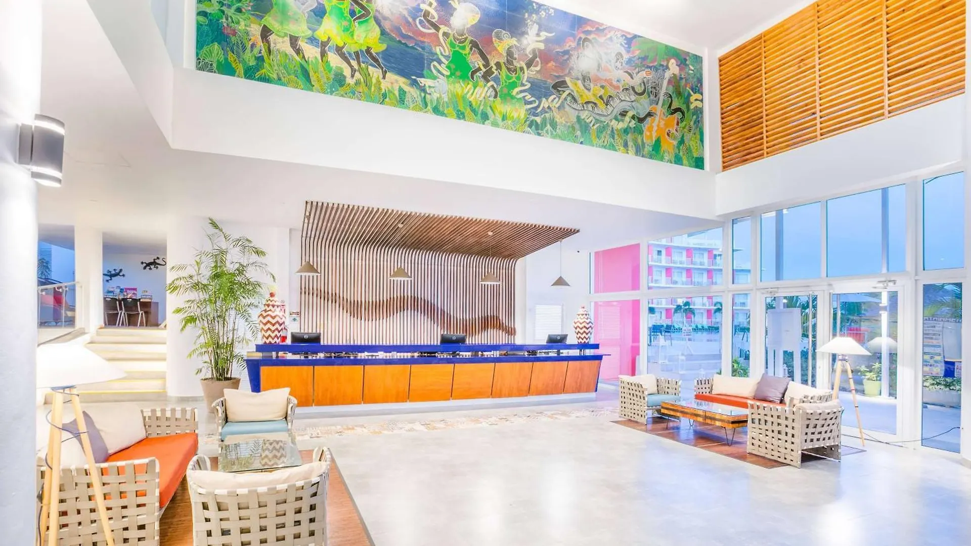 Grand Decameron Cornwall Beach, A Trademark All-Inclusive Resort Бухта Монтего