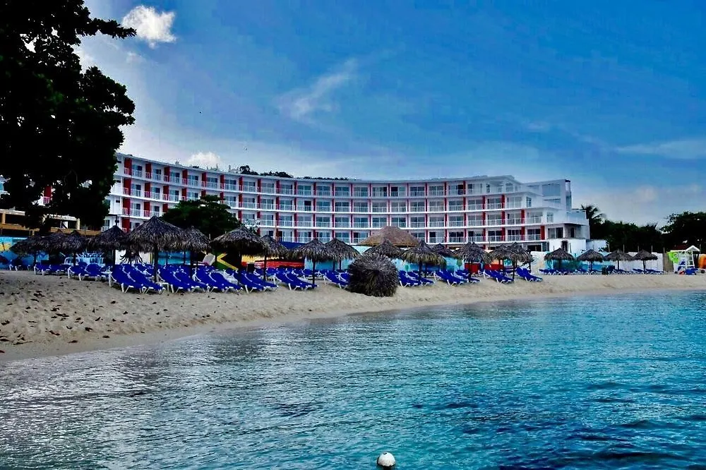 Grand Decameron Cornwall Beach, A Trademark All-Inclusive Resort Бухта Монтего