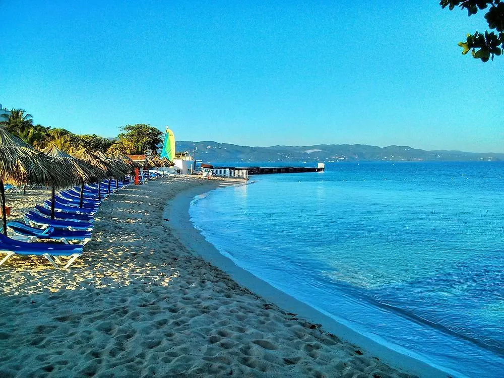 Grand Decameron Cornwall Beach, A Trademark All-Inclusive Resort 4*, Бухта Монтего Ямайка