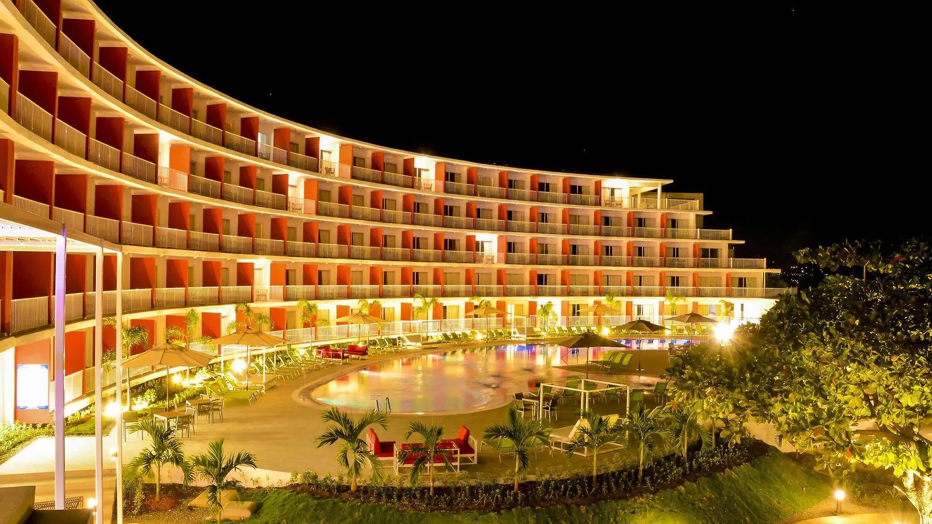 Grand Decameron Cornwall Beach, A Trademark All-Inclusive Resort 4*, Бухта Монтего
