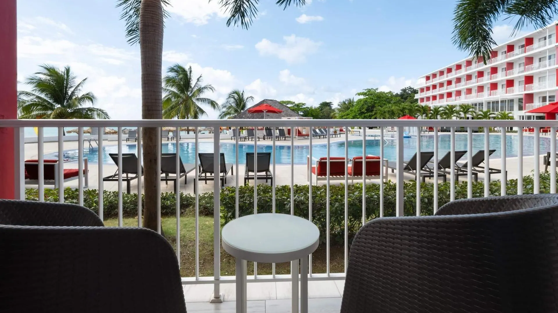 מונטגו ביי Grand Decameron Cornwall Beach, A Trademark All-Inclusive Resort  מונטגו ביי